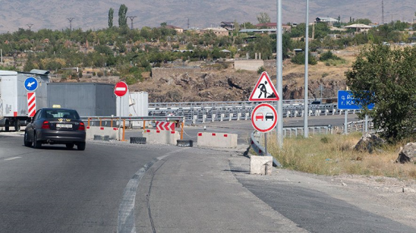 Ermənistanda Şimal-cənub magistralında tikinti işləri yenidən dayandırılıb